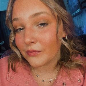 Meet your Posher, Lexi